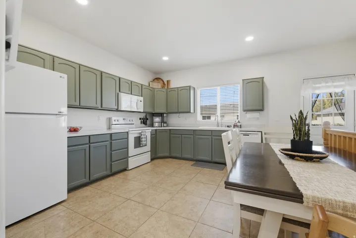 696 W 1960 N, Clinton, Utah 84015