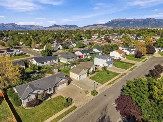 696 W 1960 N, Clinton, Utah 84015