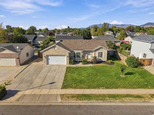 696 W 1960 N, Clinton, Utah 84015