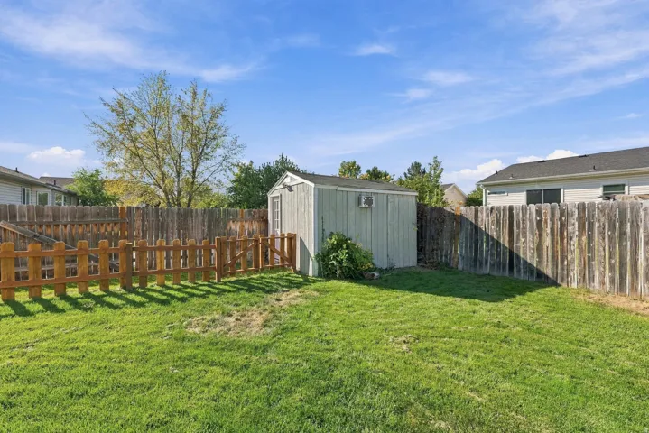 696 W 1960 N, Clinton, Utah 84015