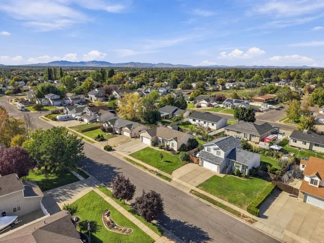696 W 1960 N, Clinton, Utah 84015
