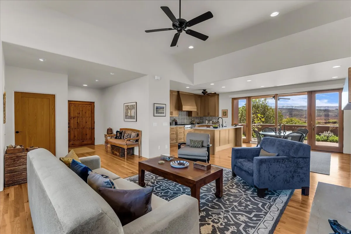 Open-concept Living Area with Spacious Views