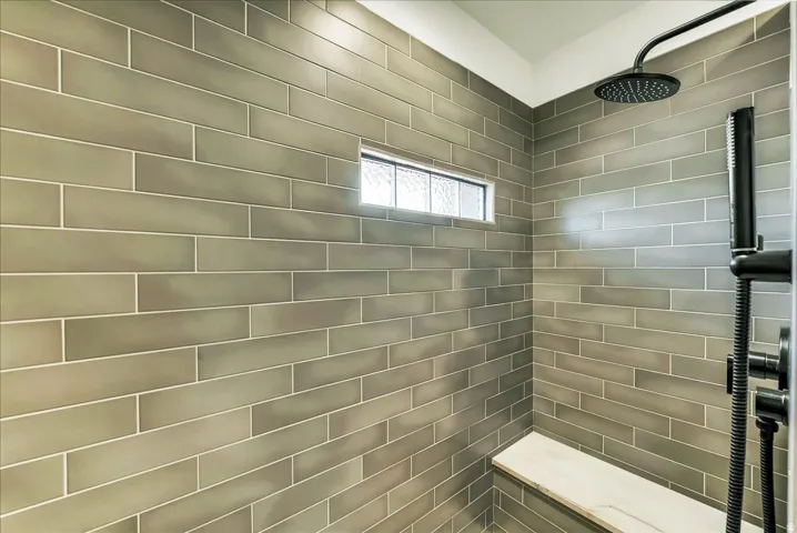 Walk In Primary Shower