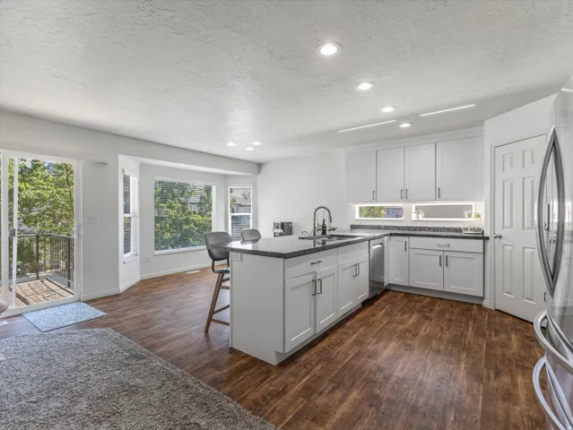 991 W Oldham Dr, North Salt Lake, Utah 84054