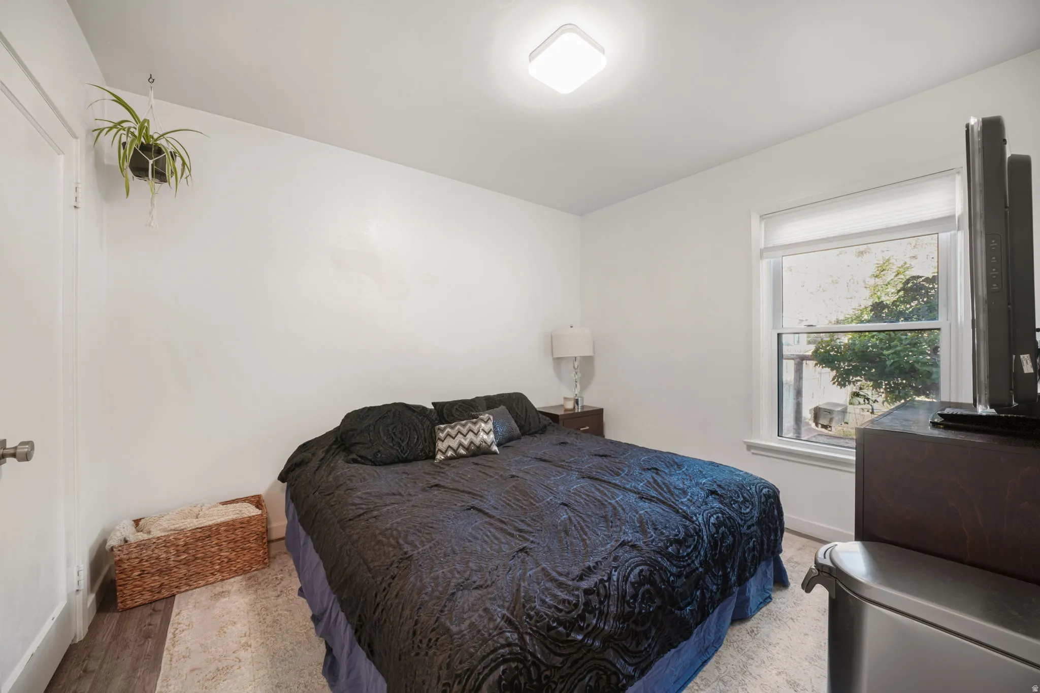 Recessed window with roller shade