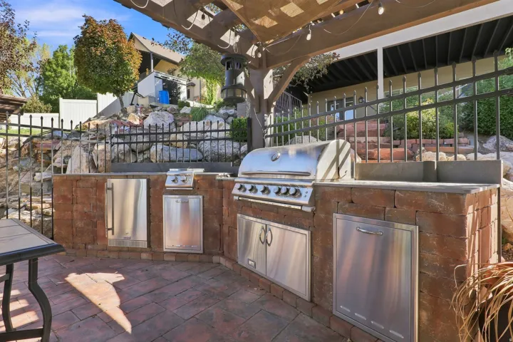 1385 N Compton Rd, Farmington, Utah 84025