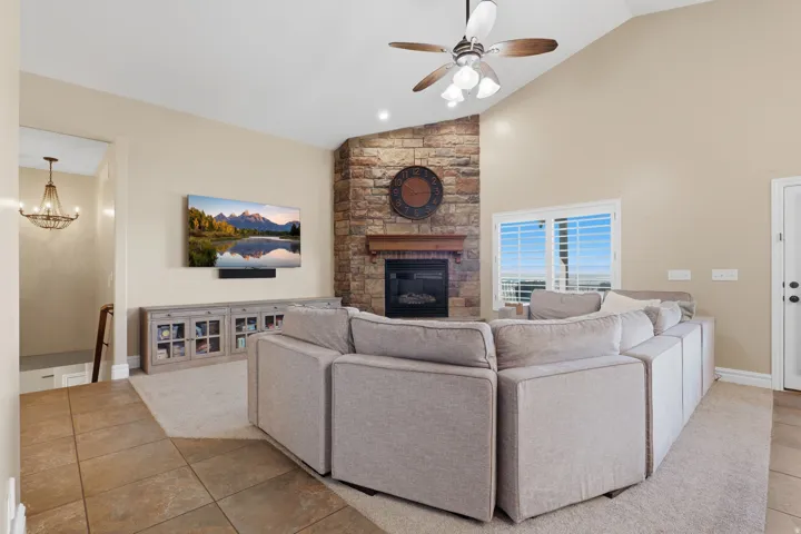 1385 N Compton Rd, Farmington, Utah 84025