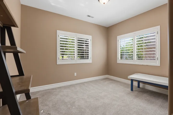 1385 N Compton Rd, Farmington, Utah 84025