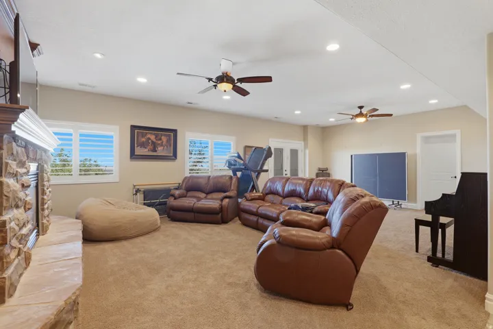 1385 N Compton Rd, Farmington, Utah 84025