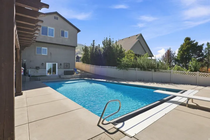 1385 N Compton Rd, Farmington, Utah 84025