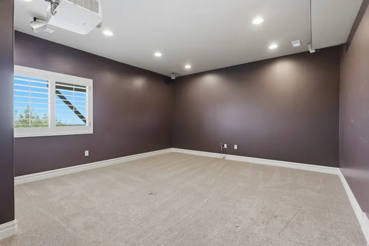 1385 N Compton Rd, Farmington, Utah 84025