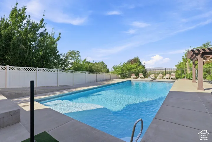 1385 N Compton Rd, Farmington, Utah 84025