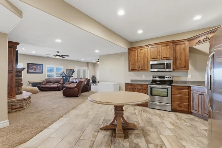 1385 N Compton Rd, Farmington, Utah 84025