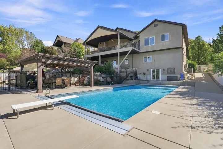 1385 N Compton Rd, Farmington, Utah 84025
