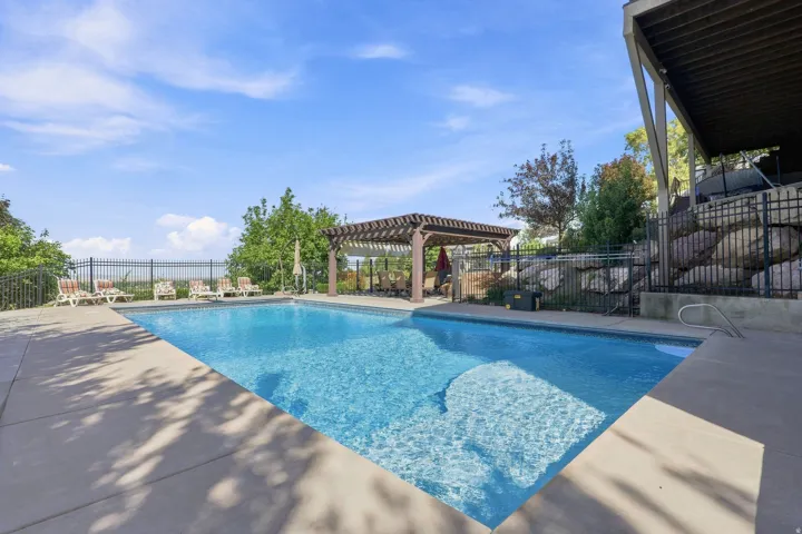 1385 N Compton Rd, Farmington, Utah 84025