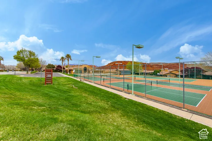 Community tennis courts & pickleball court and ample green space