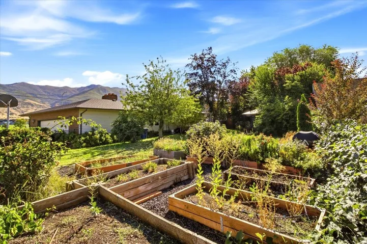 564 S Main St, Kaysville, Utah 84037