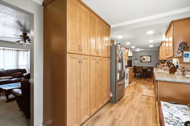 564 S Main St, Kaysville, Utah 84037