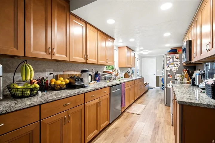 564 S Main St, Kaysville, Utah 84037