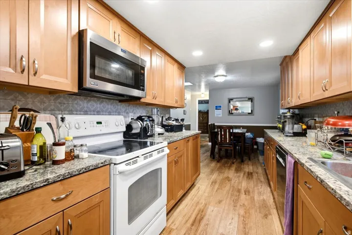 564 S Main St, Kaysville, Utah 84037