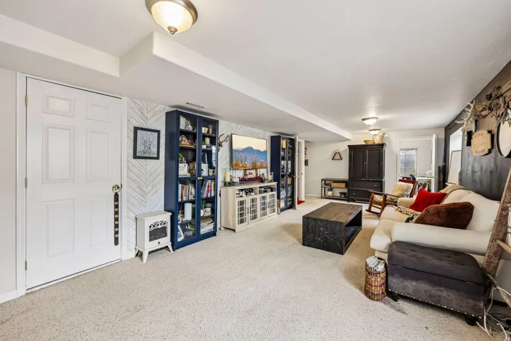 95 E Tiebreaker Dr, Grantsville, Utah 84029