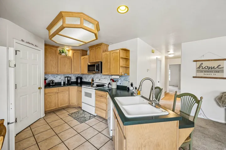 95 E Tiebreaker Dr, Grantsville, Utah 84029