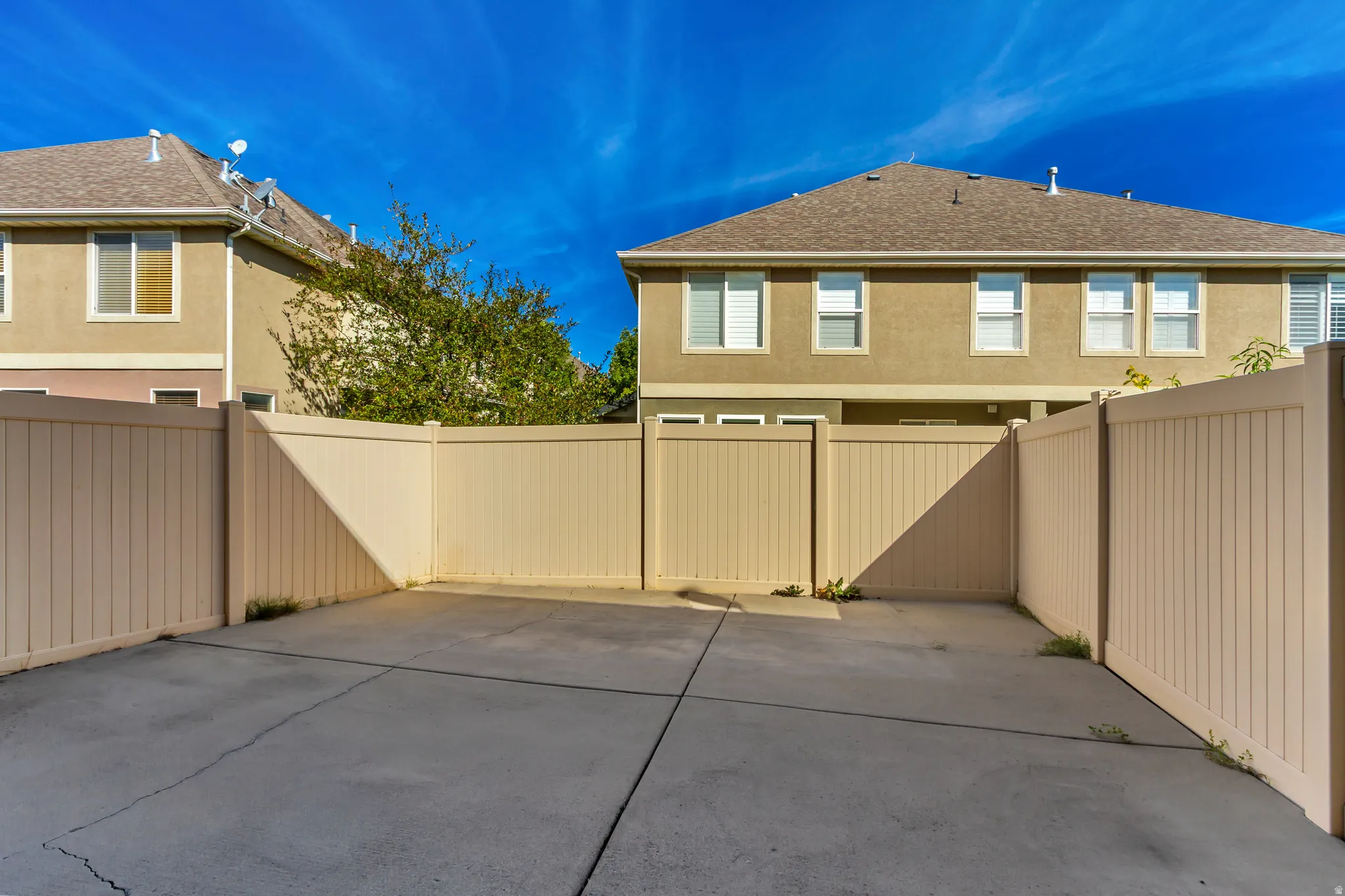 Private fenced patio