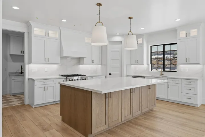 258 E Maple Ridge Dr, Mapleton, Utah 84664
