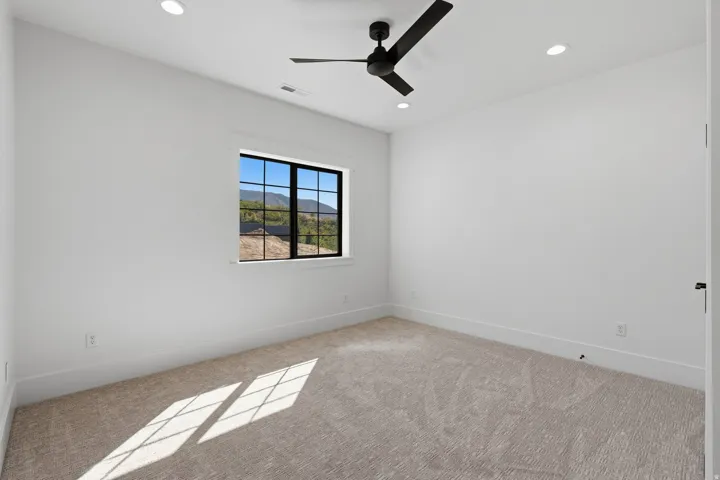 258 E Maple Ridge Dr, Mapleton, Utah 84664