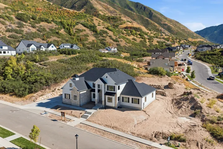 258 E Maple Ridge Dr, Mapleton, Utah 84664