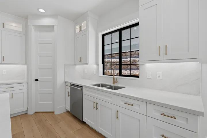 258 E Maple Ridge Dr, Mapleton, Utah 84664