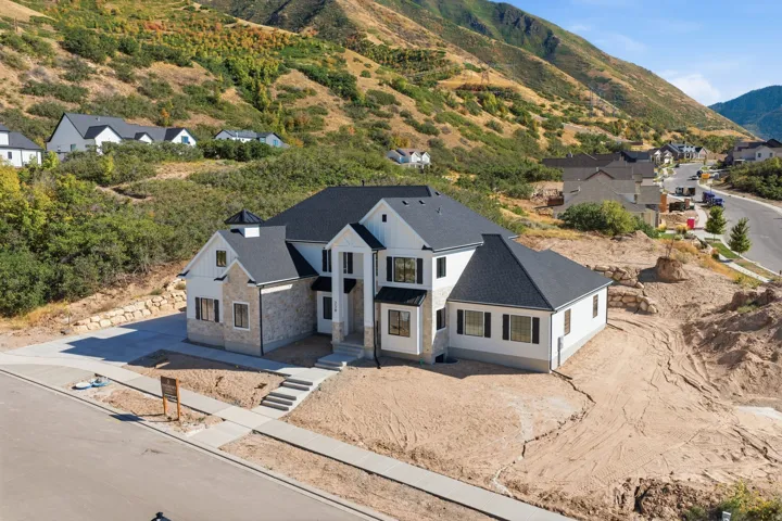 258 E Maple Ridge Dr, Mapleton, Utah 84664