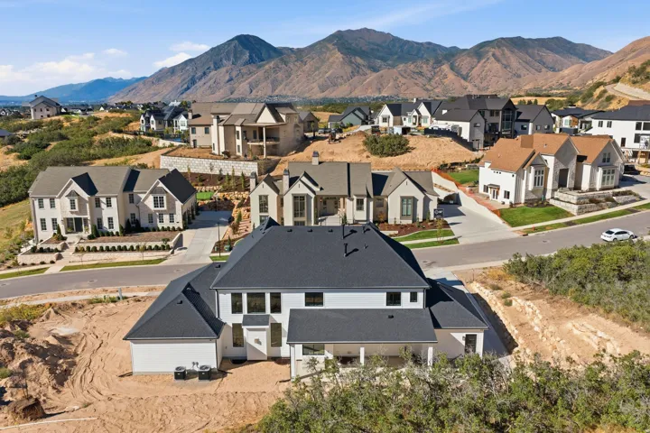 258 E Maple Ridge Dr, Mapleton, Utah 84664
