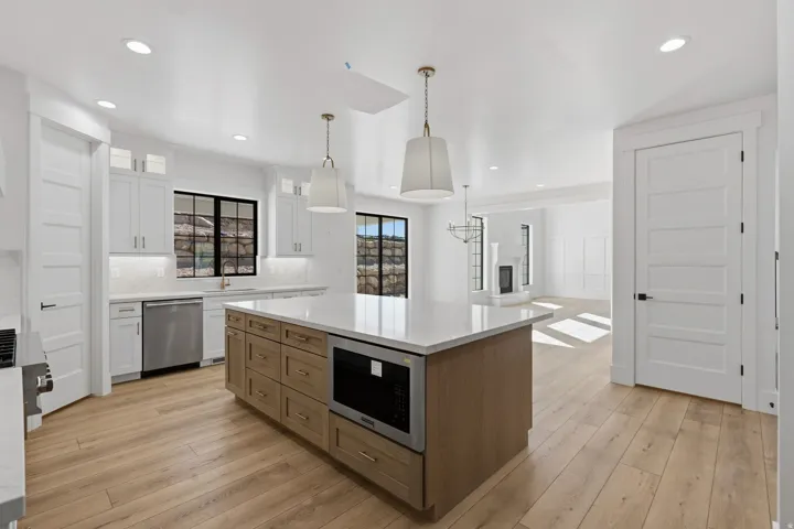 258 E Maple Ridge Dr, Mapleton, Utah 84664
