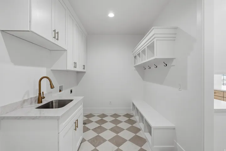 258 E Maple Ridge Dr, Mapleton, Utah 84664