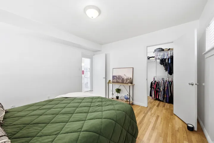 Walk in closet with laundry hookups