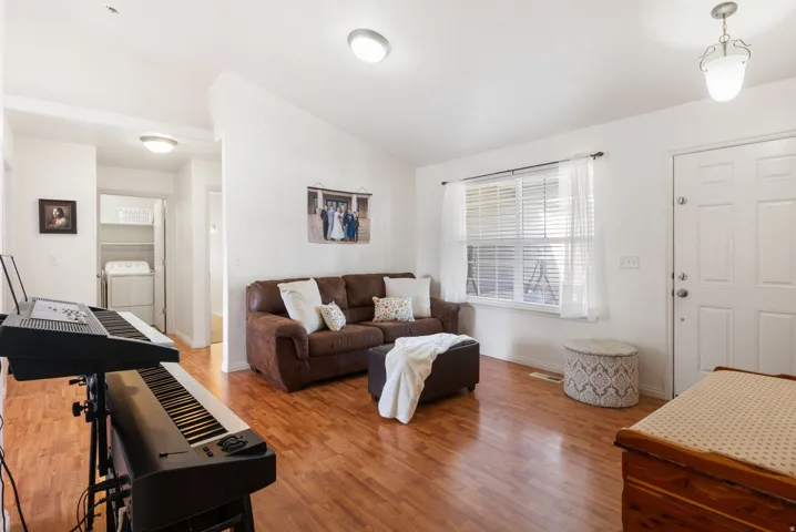 Laminate flooring throughout