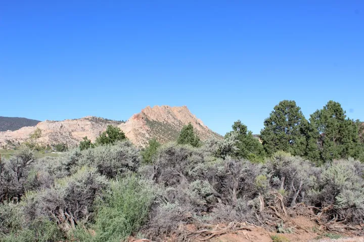 3600 S Teasdale Rd, Teasdale, Utah 84773