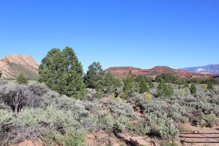 3600 S Teasdale Rd, Teasdale, Utah 84773