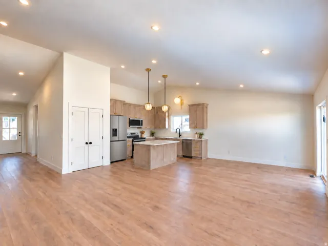 AI rendering of the kitchen with selections that have been chosen.