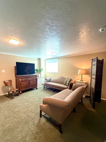 1087 E Oxford Dr, Kaysville, Utah 84037