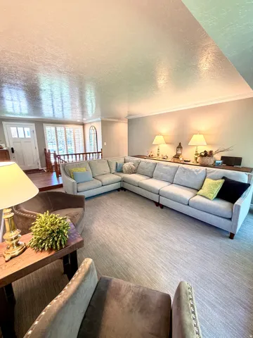1087 E Oxford Dr, Kaysville, Utah 84037