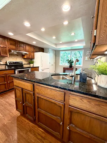 1087 E Oxford Dr, Kaysville, Utah 84037
