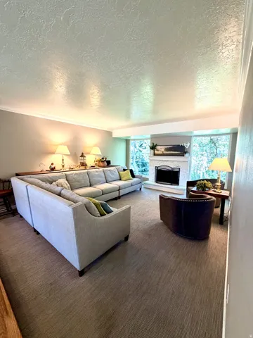 1087 E Oxford Dr, Kaysville, Utah 84037