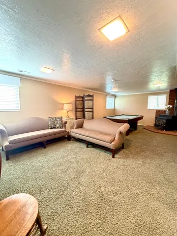 1087 E Oxford Dr, Kaysville, Utah 84037