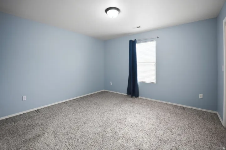 Recessed ceiling light fixture