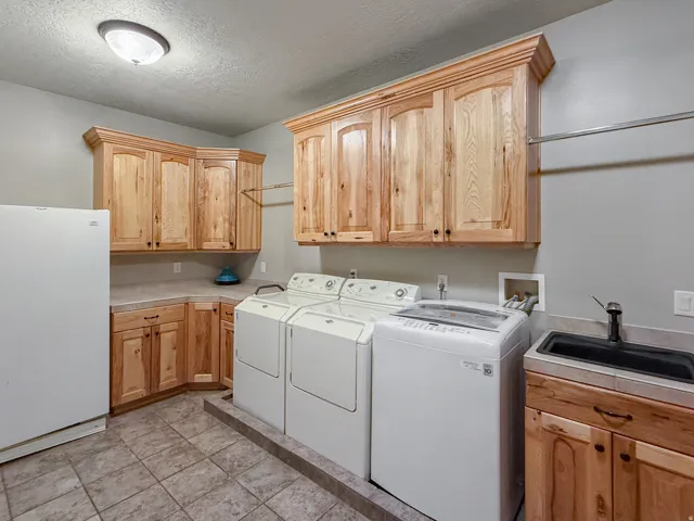 2221 W 1800 S, West Haven, Utah 84401