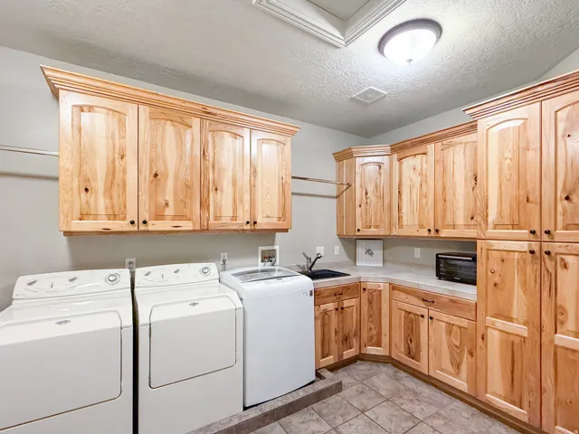 2221 W 1800 S, West Haven, Utah 84401