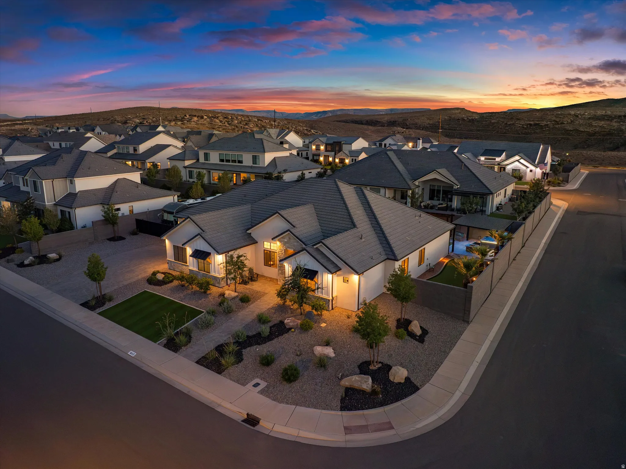 Gorgeous Home in Tonaquint Cove with 4 Car Garage & RV Parking