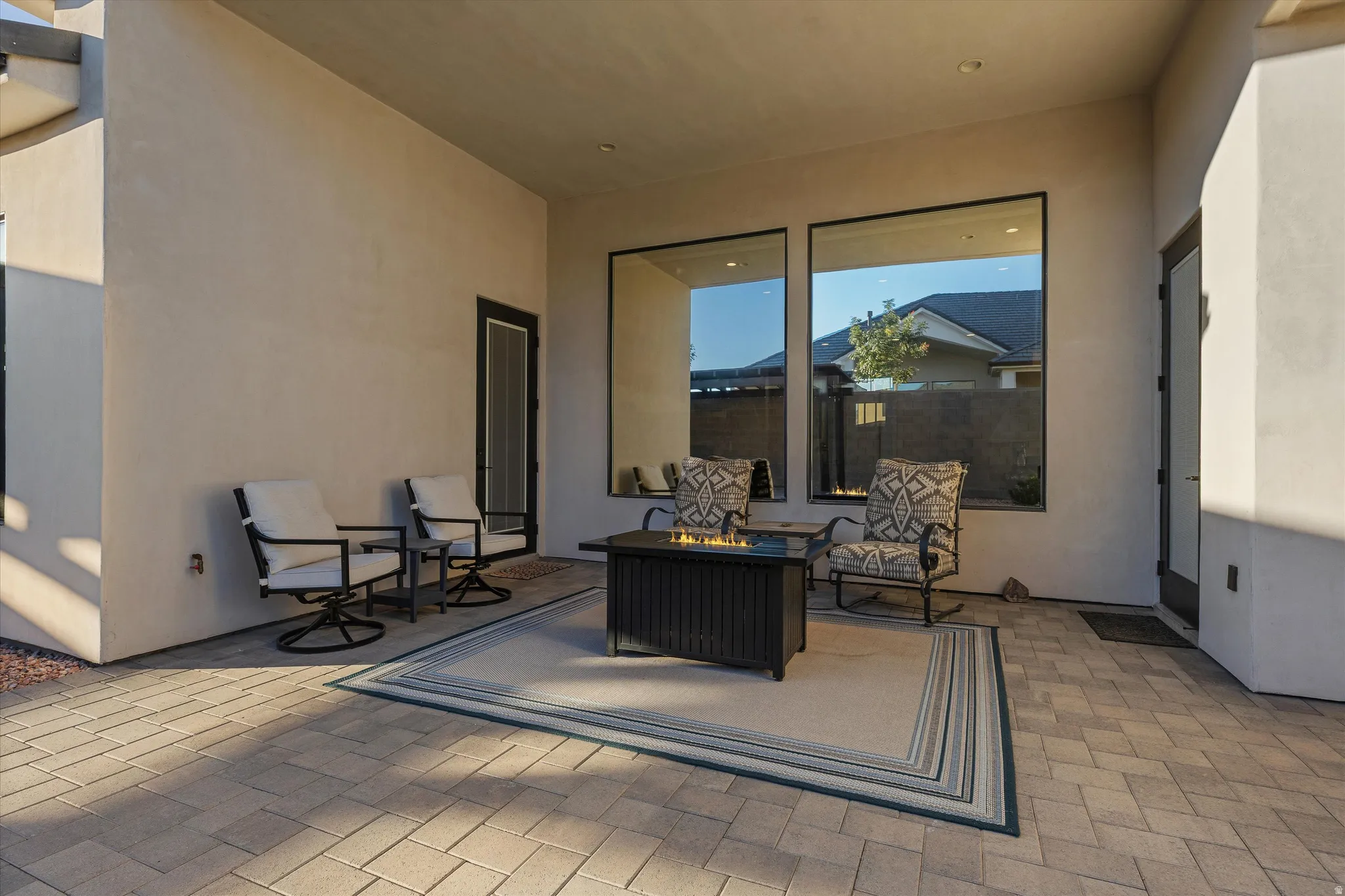 Big Patio with Tall Ceilings